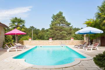 Cottage pour 10 personnes, avec terrasse et jardin à Valeuil