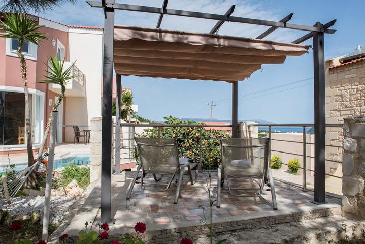 Location de vacances pour 4 personnes, avec jardin et piscine dans Stalos - 3