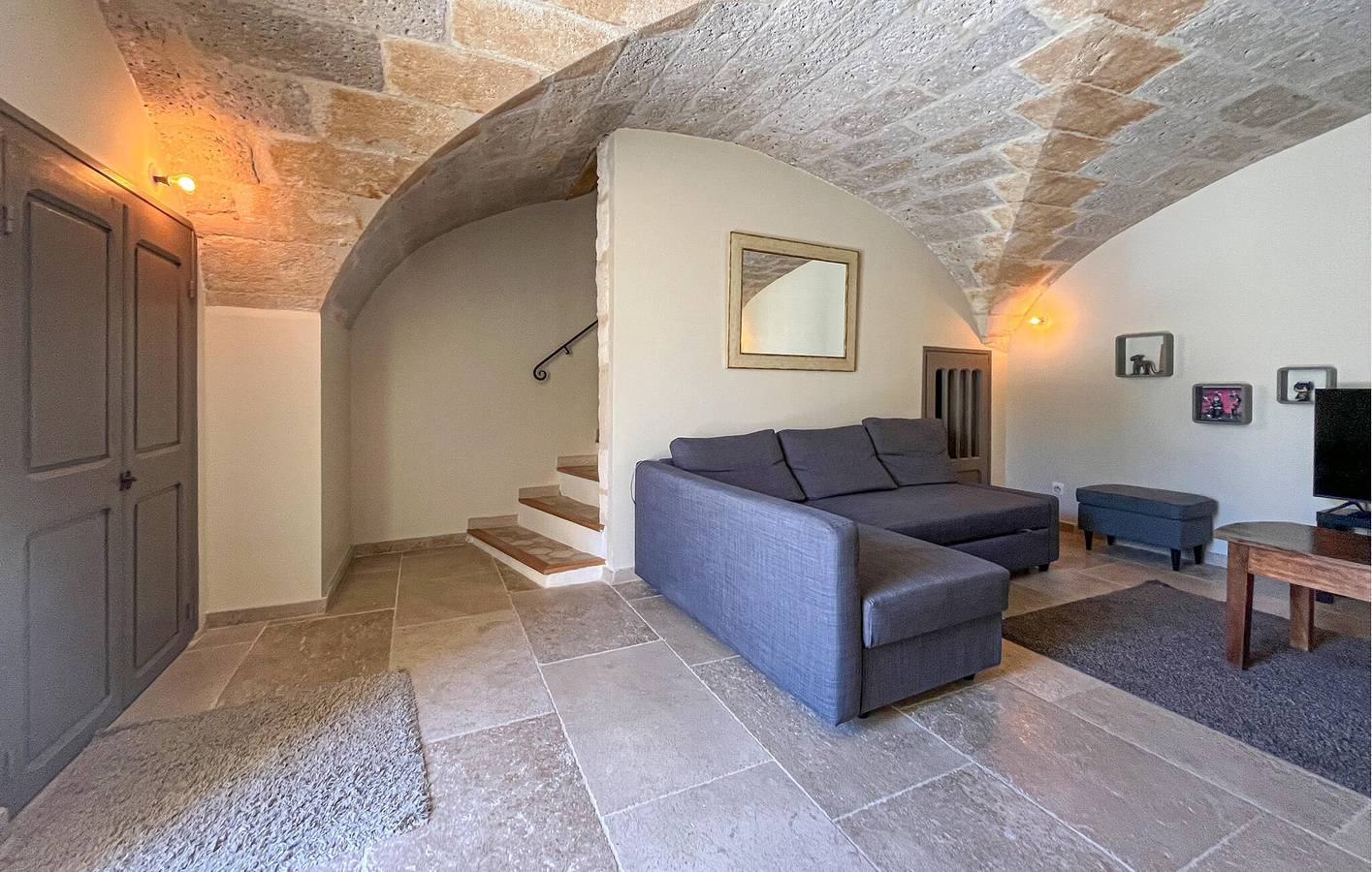 Charmant appartement de 150 m² avec piscine à Saint-Hilaire-d'Ozilhan in Saint-Hilaire-d'Ozilhan, Région de Nîmes