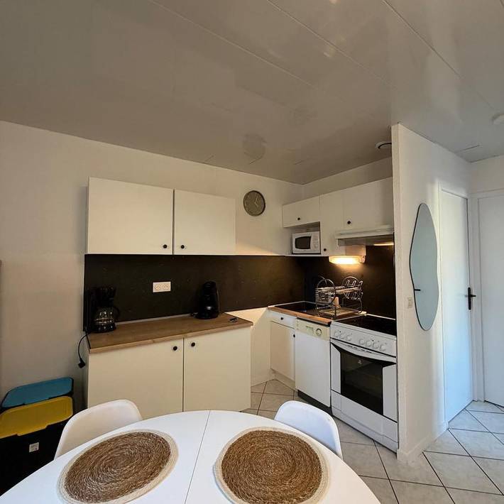 Location de vacances pour 2 personnes, avec terrasse et jardin, animaux acceptés à Ozillac - 4