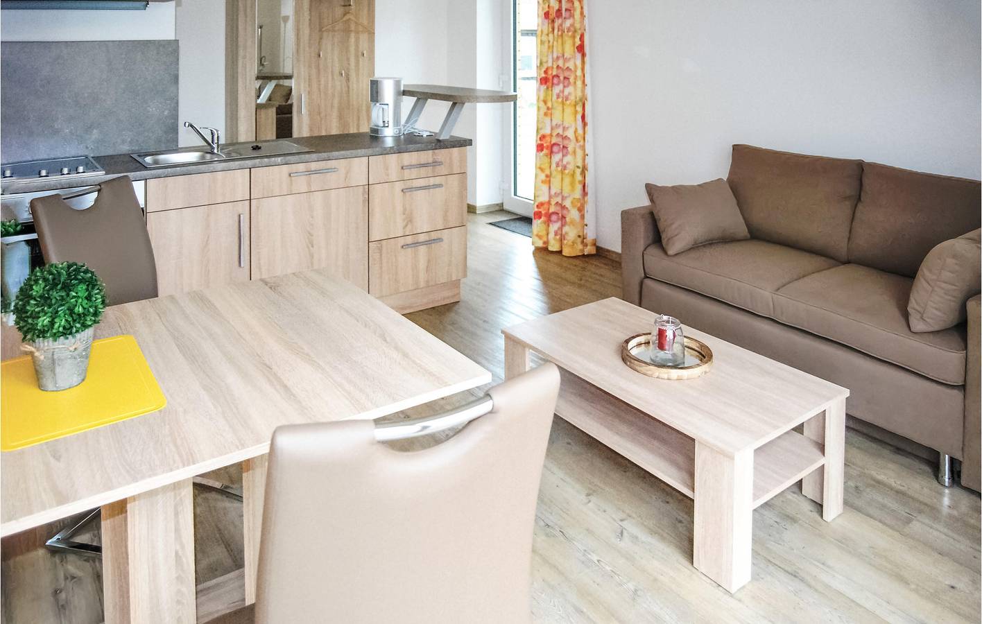 Ganze Ferienwohnung, Gemütliche Wohnung mit Parkplatz, TV, Internet in Süderholz, Vorpommern-Rügen
