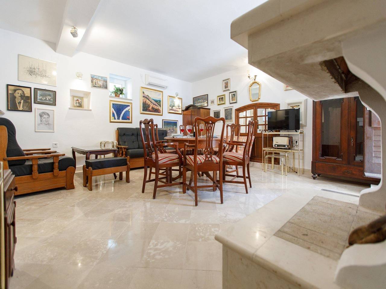 Villa Balarin - Five Bedroom Holiday Home with Terrace and City View in Bol, Brac