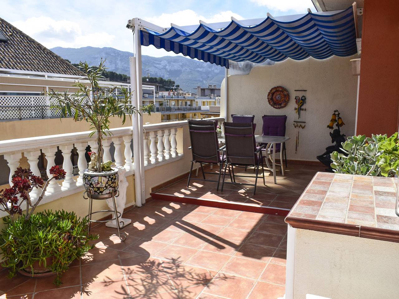 Apartamento entero, Amplio apartamento en Denia, 2 hab, aire acondicionado y aparcamiento cerca de la playa in Dénia, Costa Blanca