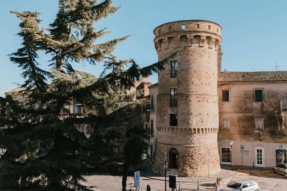 Apartamento entero, Tower of Bassano Luxury Room in Vasto, Provincia de Chieti
