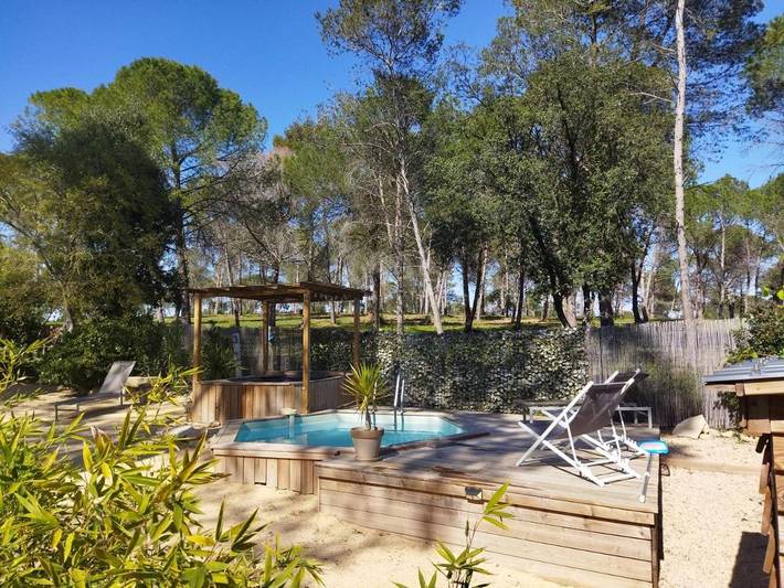 Villa pour 5 personnes, avec vue et piscine ainsi que jardin et bassin pour enfant, animaux acceptés