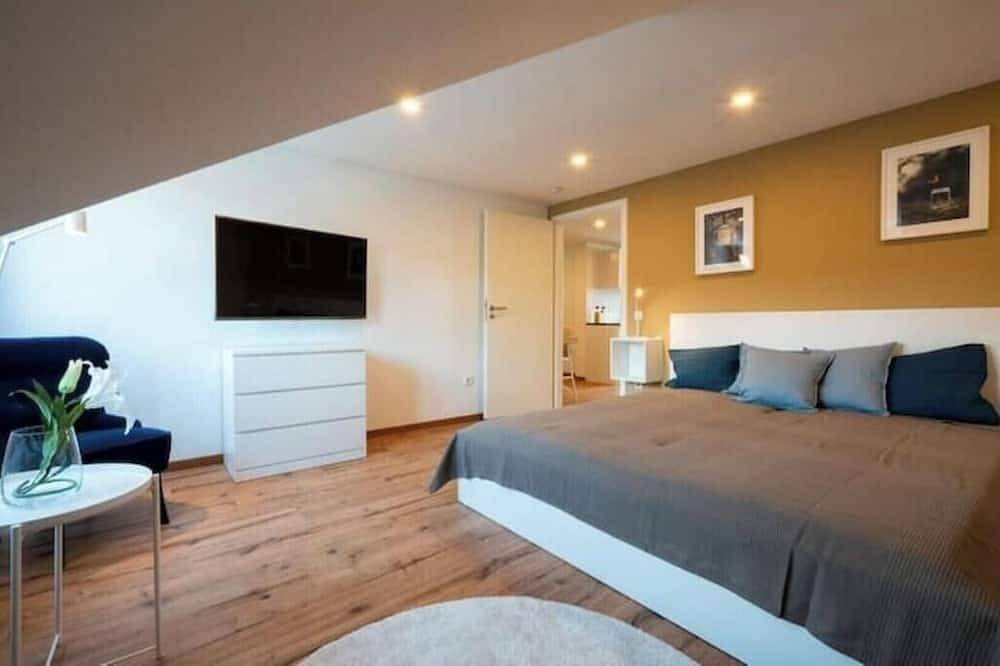 Ganze Wohnung, Zentrales 70-qm-Dach-Apartment (Nr. 8) für 4 Pers. in Saarbrücken, Saargau