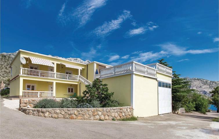 Ganze Ferienwohnung, Apartment am Meer mit Terrasse, Parkplatz und moderner Ausstattung in Lukovo Šugarje, Naturpark Velebit