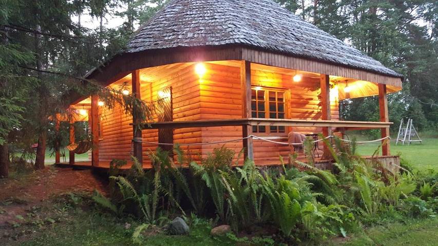 Ferienhaus für 8 Personen, mit Whirlpool und Terrasse sowie Garten und Sauna