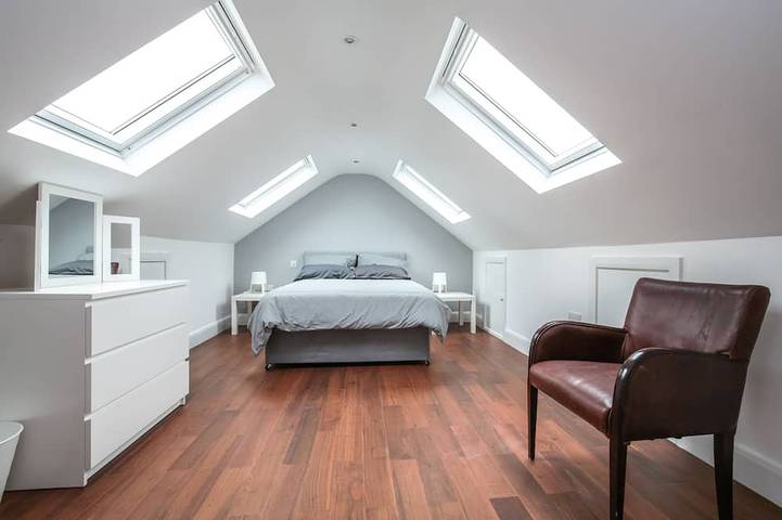 Maison de vacances pour 18 personnes, avec balcon et jardin à Londres