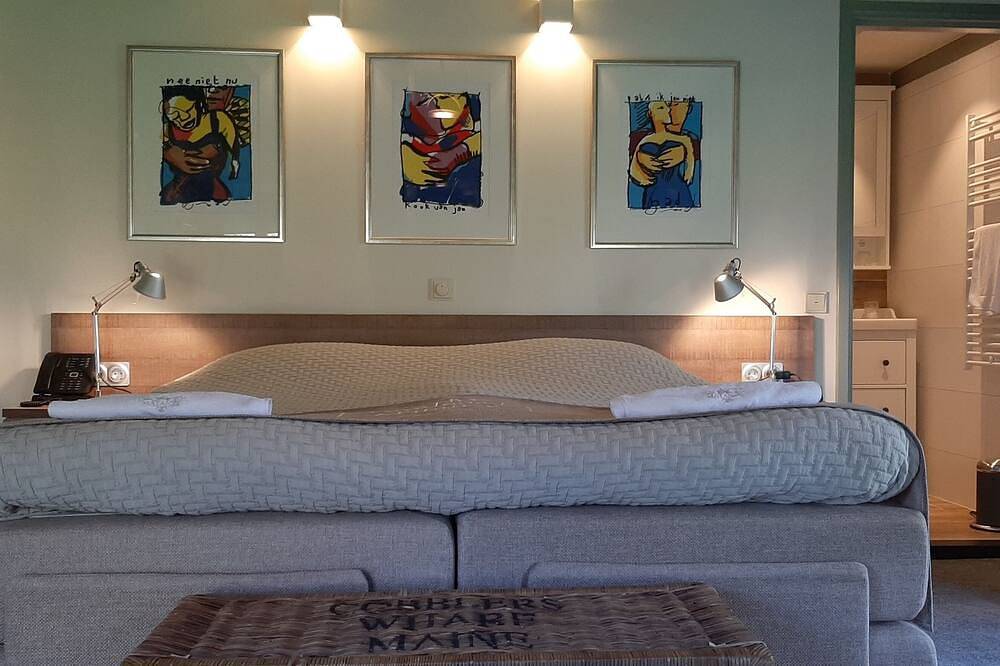B&B en Spa Landgoed Matanze,\nhertenzicht logeerkamer 2.\nvorstelijk logeren in IJssel