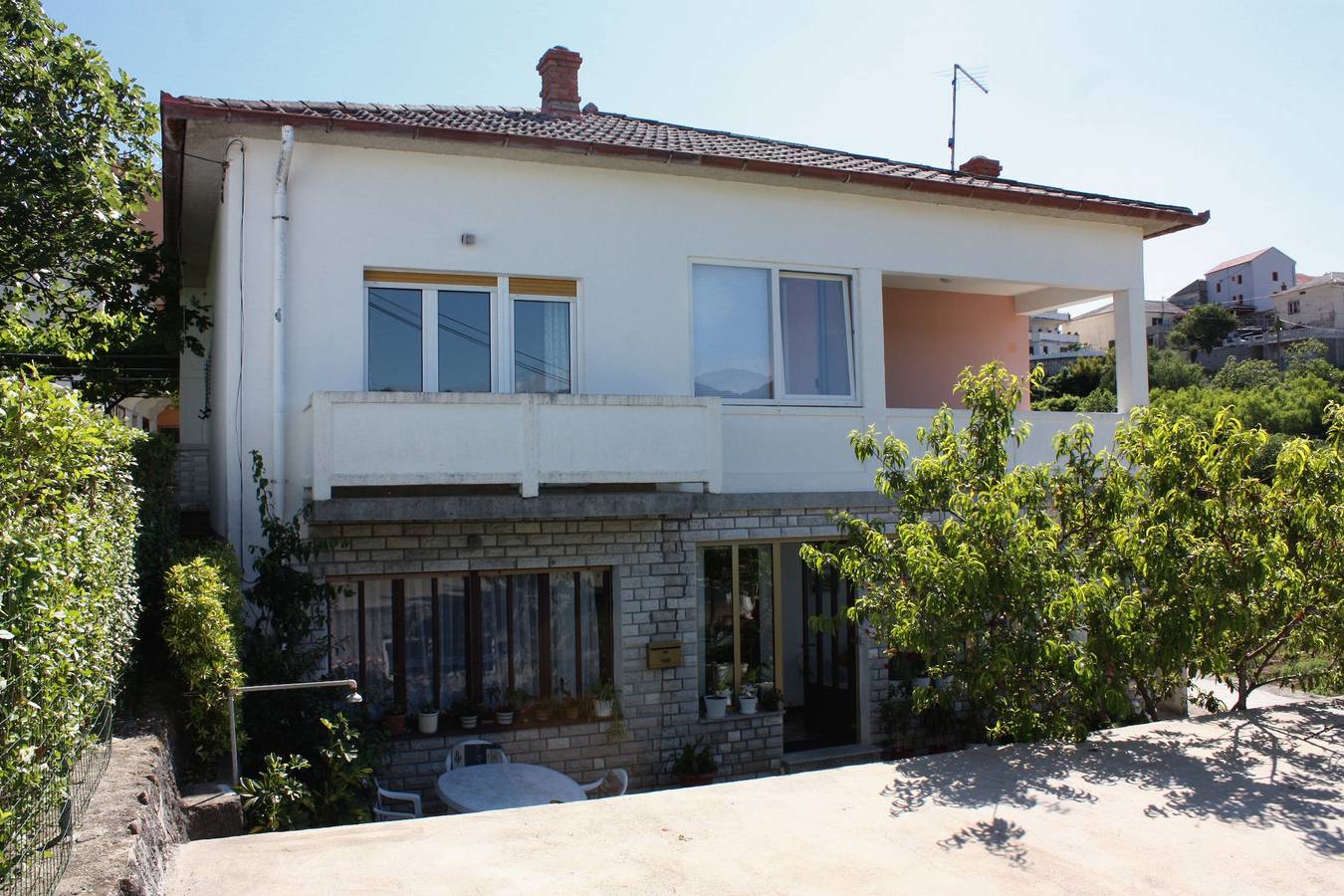 Ganze Wohnung, 1-Zimmer-Ferienwohnung mit Terrasse und Meerblick Supetarska Draga - Donja, Rab -b in Supetarska Draga, Rab