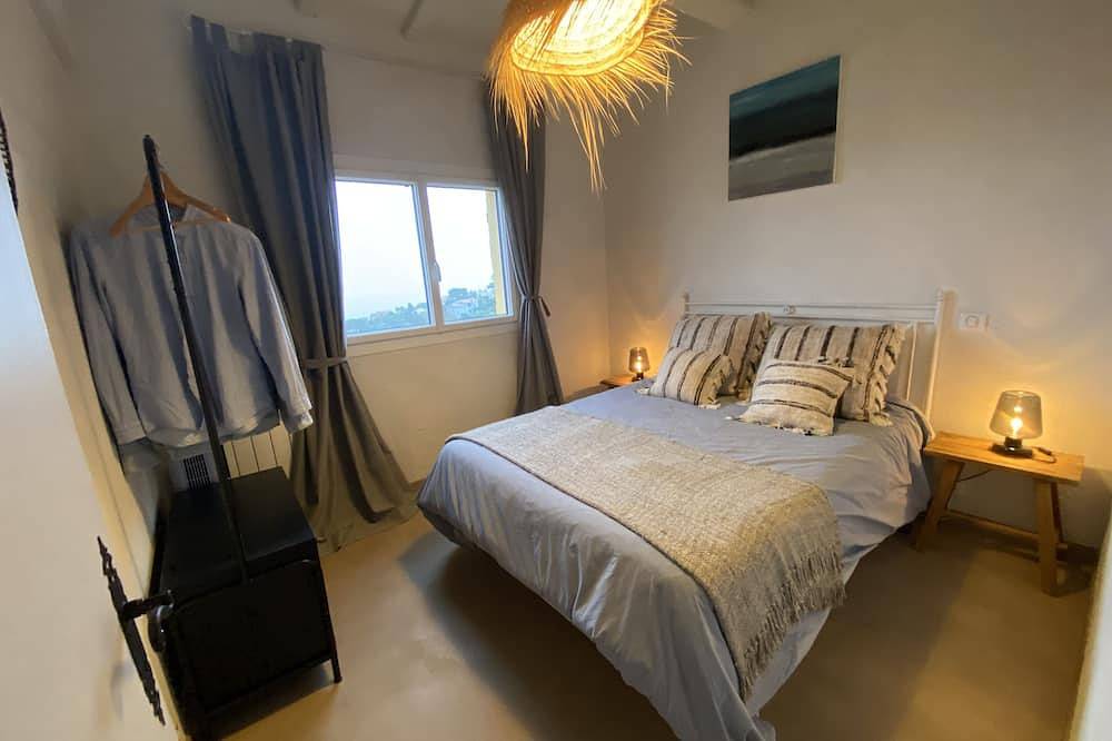 Ganze Wohnung, Maisonnette apartment 69M2 2bed with large terrace sea and mountain view in Vallauris, Mittelmeerküste (Frankreich)