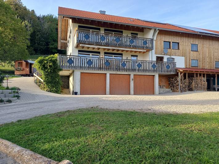 Ganze Wohnung, Ferienwohnung "d' middlere" mit Bergblick in Stiefenhofen, Bayerisch Schwaben
