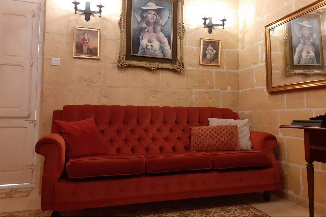 3 Bed House Sleeps 4 - Wifi, Aircon, Balcony in Valletta, Insel Malta