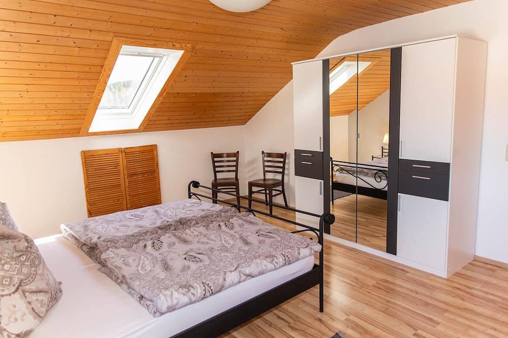 Ganze Wohnung, Helle, freundliche 90m² Fewo für 4 Pers. - idyllisch gelegen in den Hassbergen in Ebern, Landkreis Haßberge