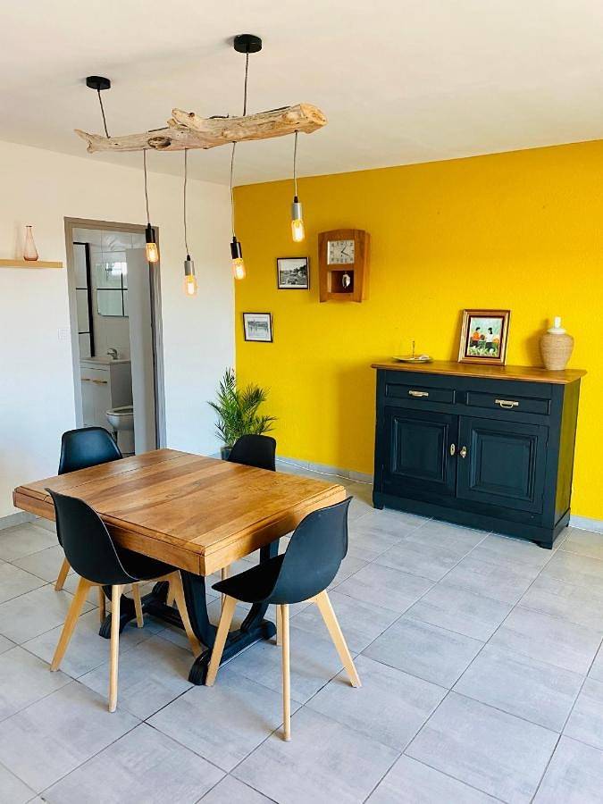 Gîte pour 6 personnes, avec vue et terrasse, animaux acceptés dans Office De Tourisme Saint Pierre La Mer - 3