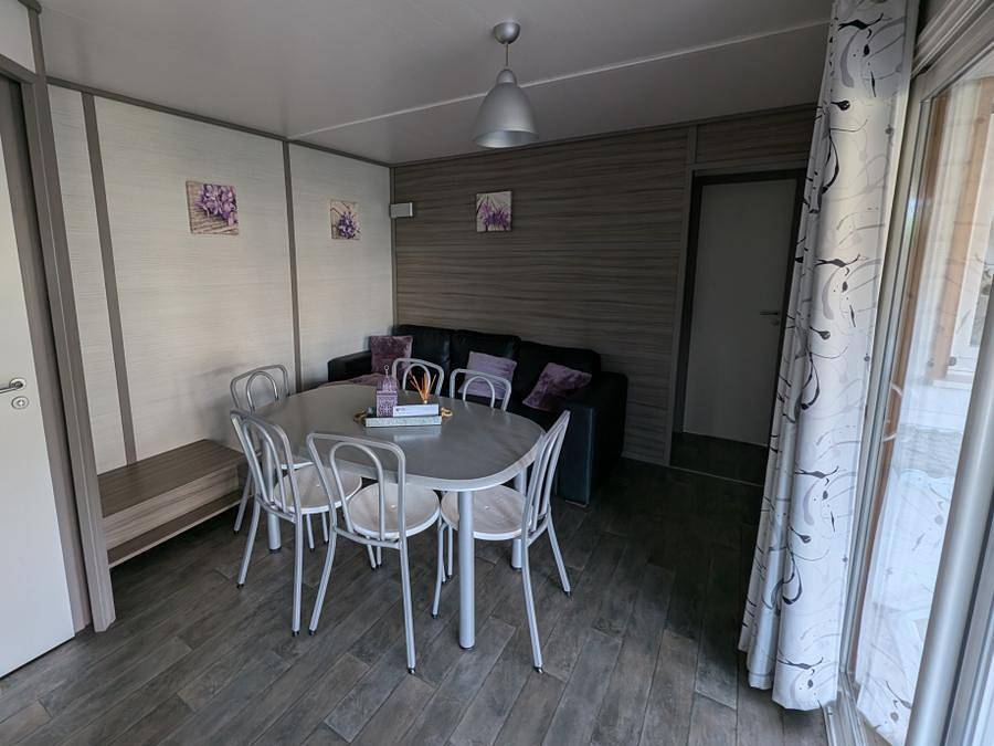 Sunêlia Domaine de Champé - Mobilheim 6 personen - Sunêlia Luxe Fabre 3 Zimmer 37m² - Tv - Lv - Überdachte Terrasse - Bettwäsche vorhanden in Bussang, Regionaler Naturpark Belchen der Vogesen