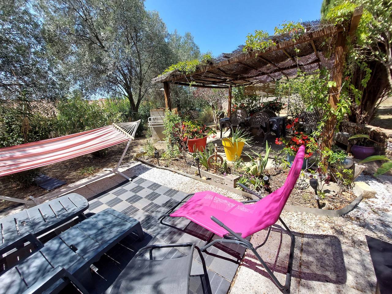 Charming house in Autignac with garden and mountain view in Autignac, Béziers region