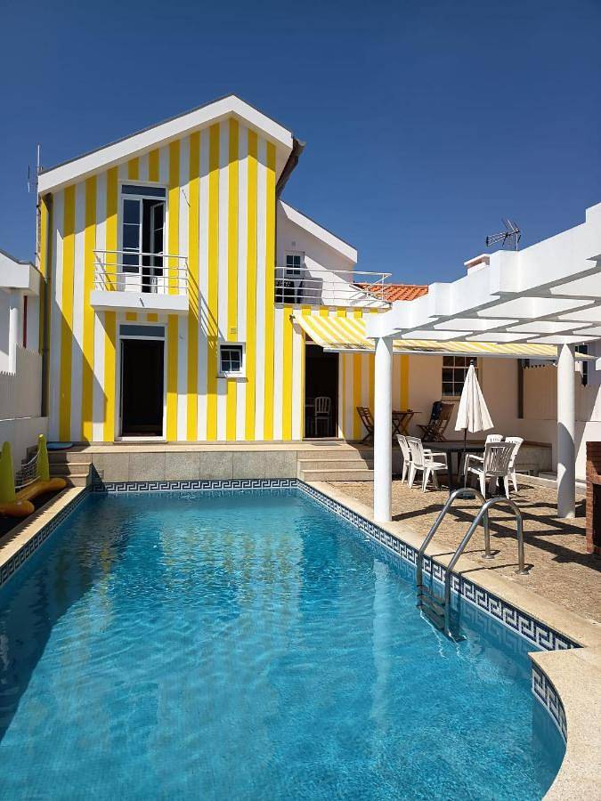 Casa de férias para 8 pessoas, com jardim e vista e ainda piscina, com animais de estimação em Torreira