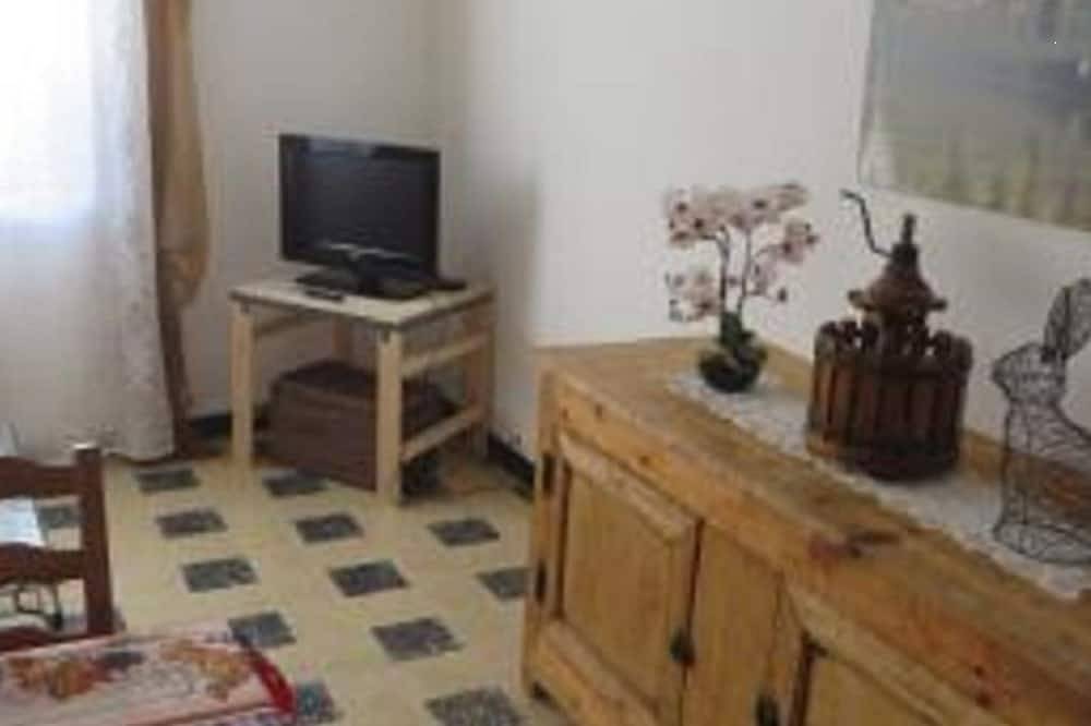 La maison de mon enfance in Villeneuve-lès-Béziers, Côte d'Améthyste