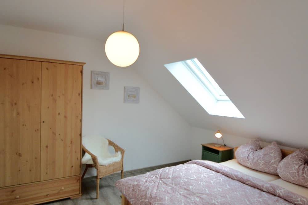 Ganze Wohnung, Ferienwohnung im romantischen Landhausstil - Wasser-Natur-Kultur-Erholung in Zehdenick, Ruppiner Seenland