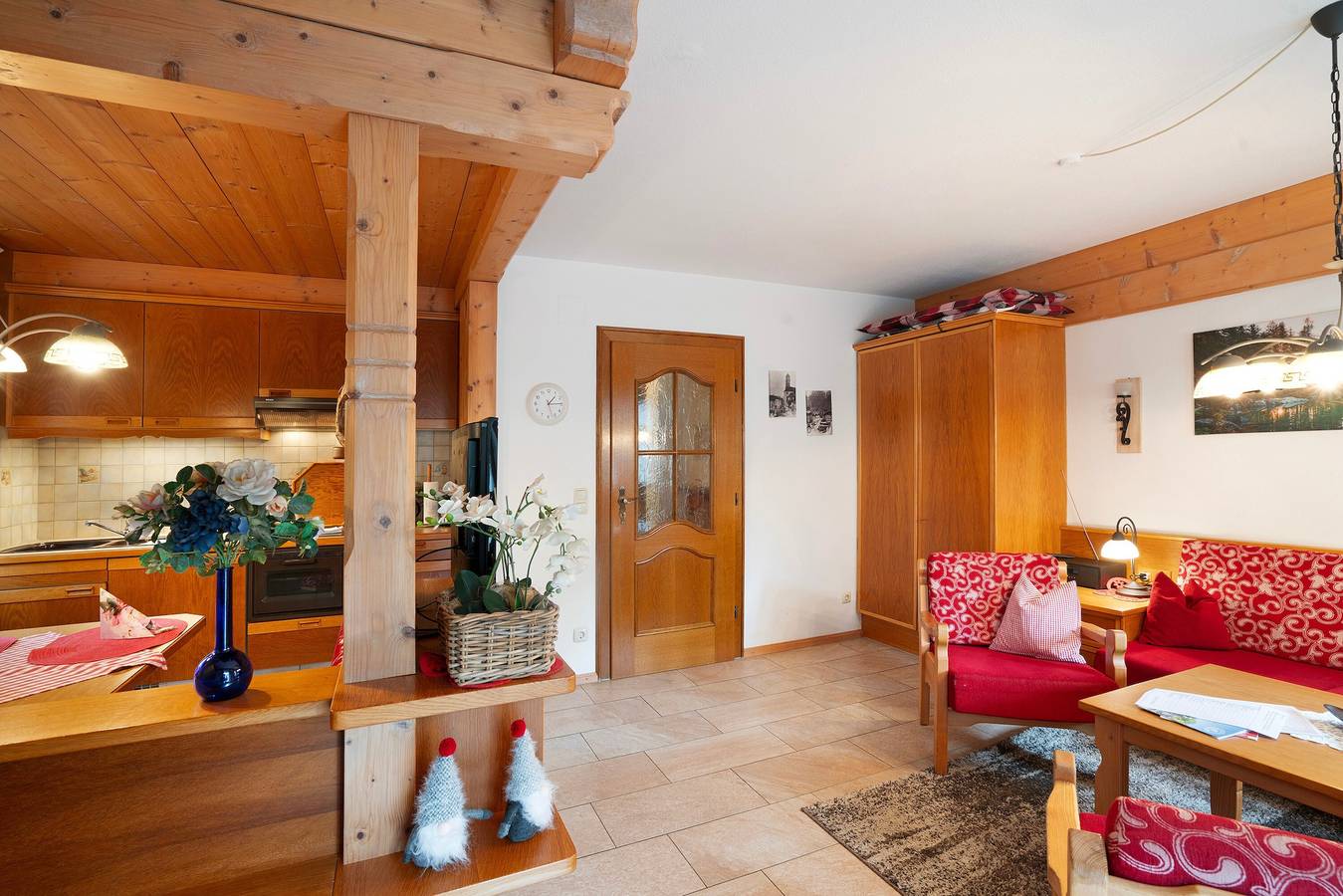 Apartamento entero, Apartamento 'Enzian Nr 2' con vistas a la montaña, terraza privada y Wi-Fi in Mittenwald, Alpes Bávaros