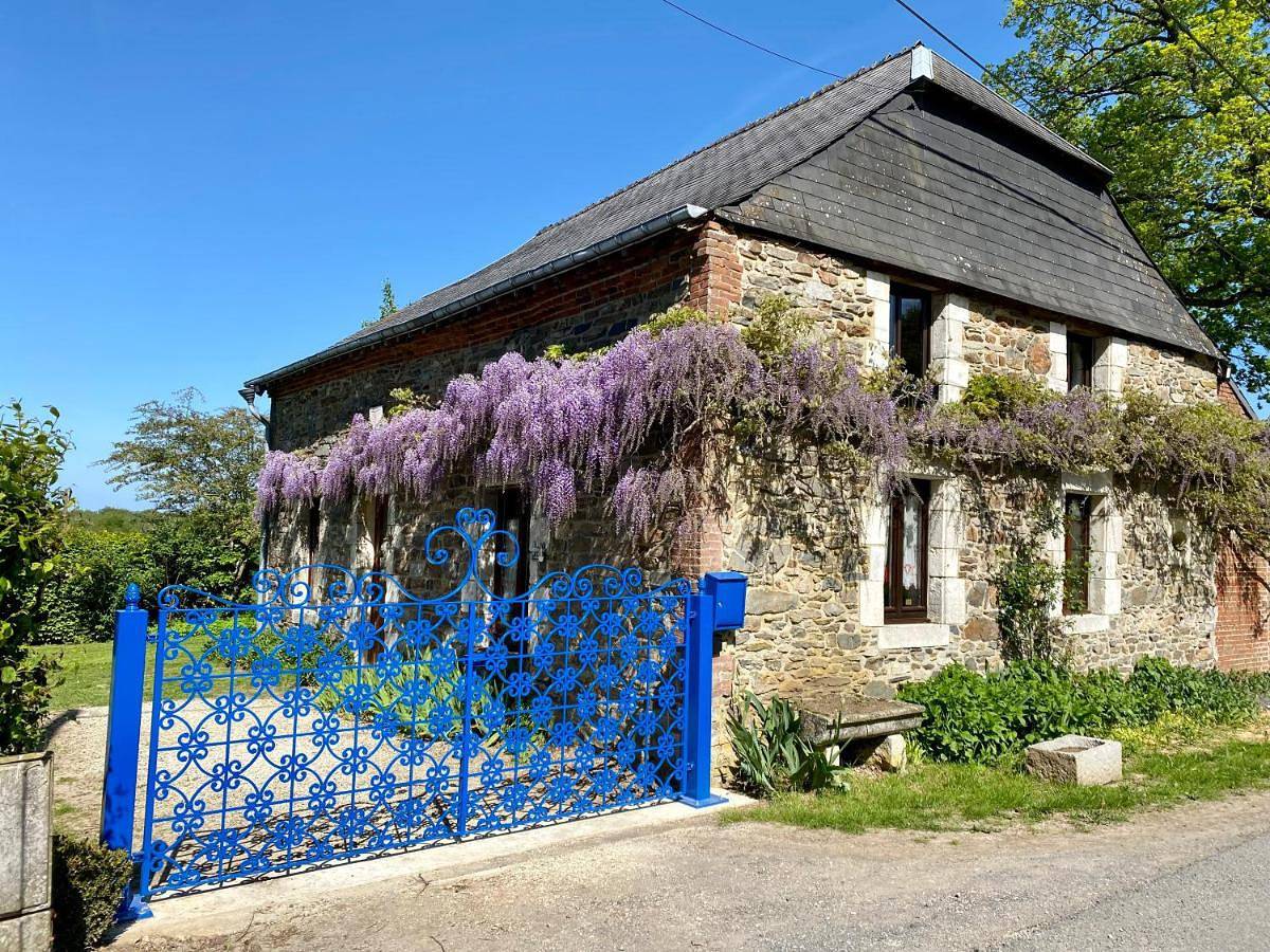 Three-Bedroom House in Neuville-lez-Beaulieu, Parc naturel régional des Ardennes