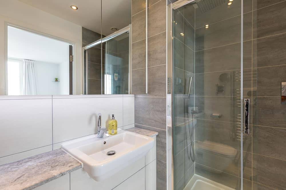 Entire apartment, Brand New | Sea View | Roof | Free Parking in Brighton Marina, Brighton