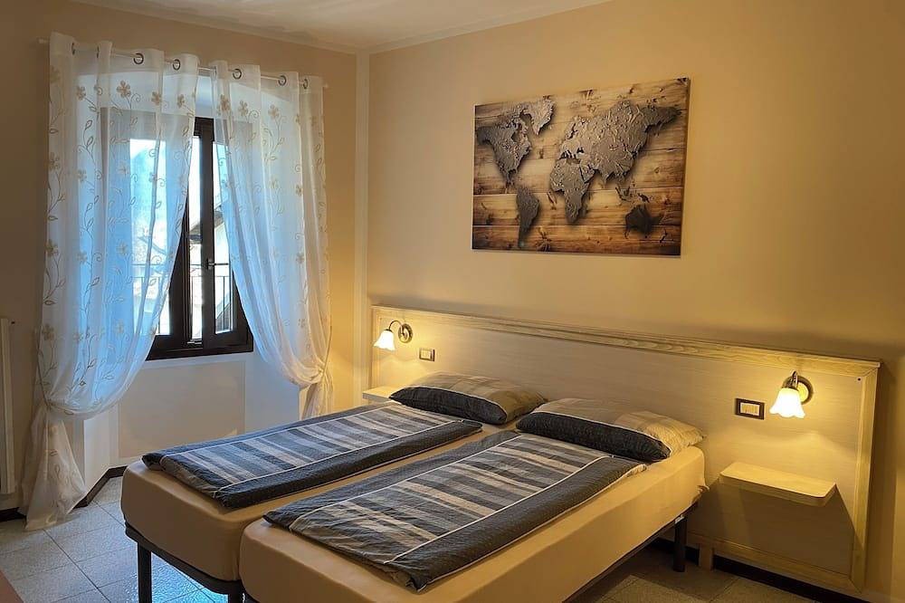 Geheel appartement, Casa Enrica, maximaal 4 personen, 200 meter van het meer, zeer rustige en romantische locatie in Idro, Garda Bergen
