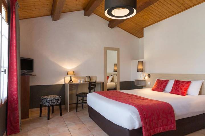 Hôtel pour 2 personnes, avec piscine et jardin à Bouin - 3