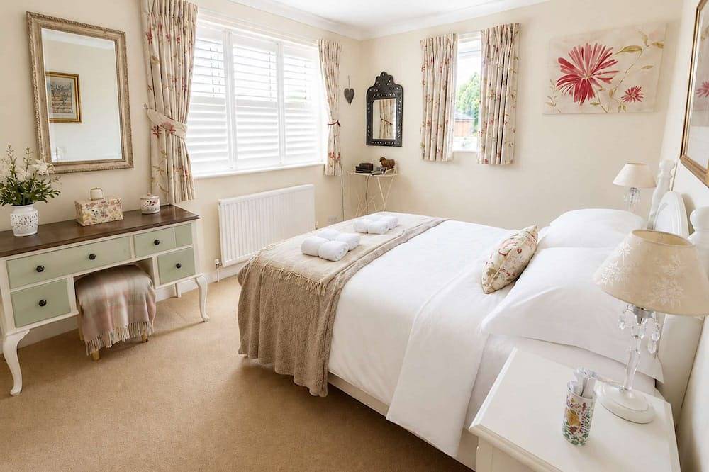 Charming 2Br Cottage in the Heart of Lyndhurst | Parking & Garden in Lyndhurst, Hampshire