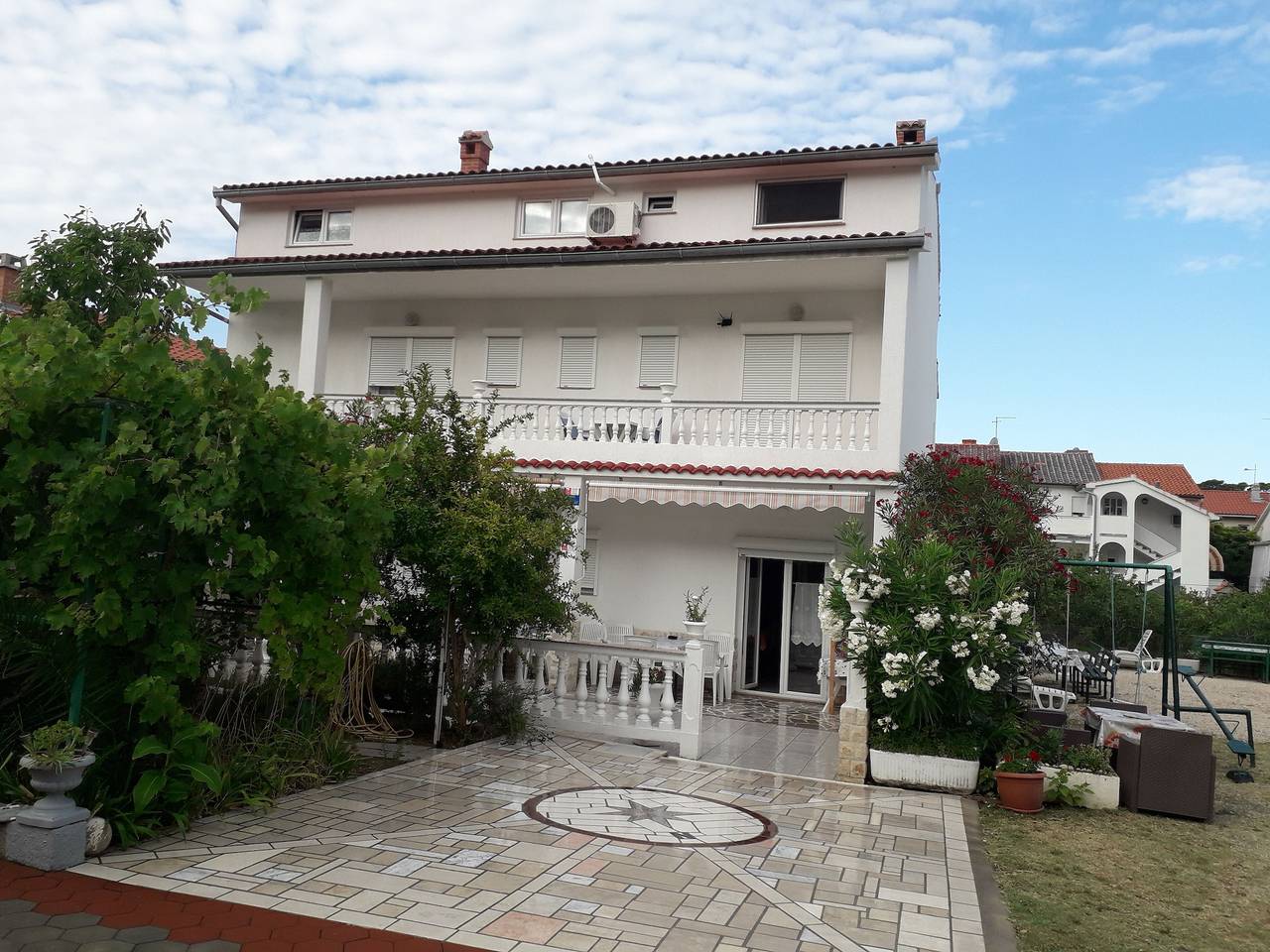 Charmantes Ferienhaus mit Garten à Palit, Croatie in Palit, Rab