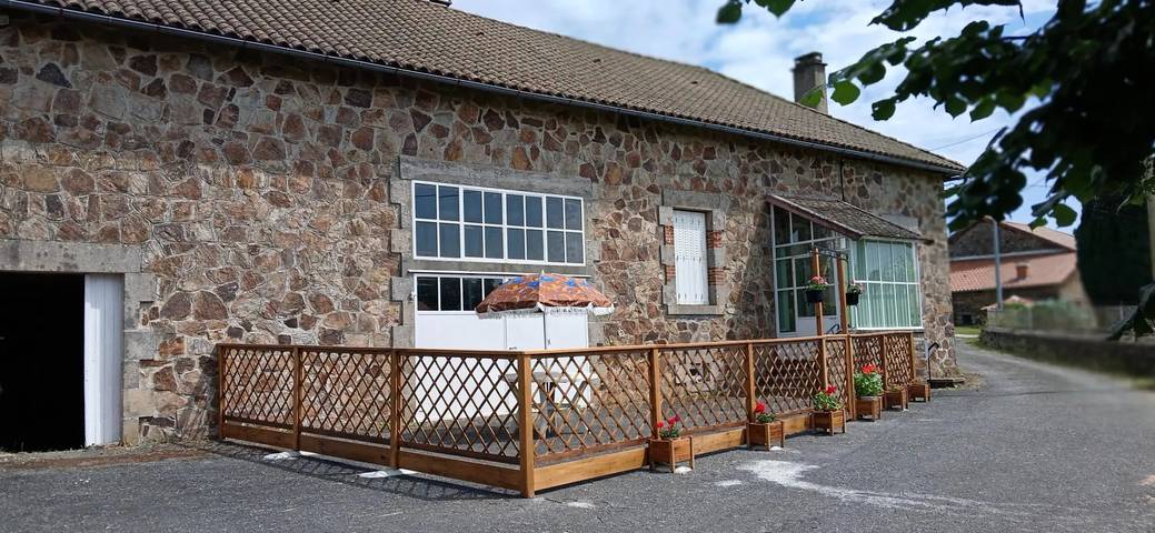 Gîte pour 5 personnes, avec jardin à Dournazac