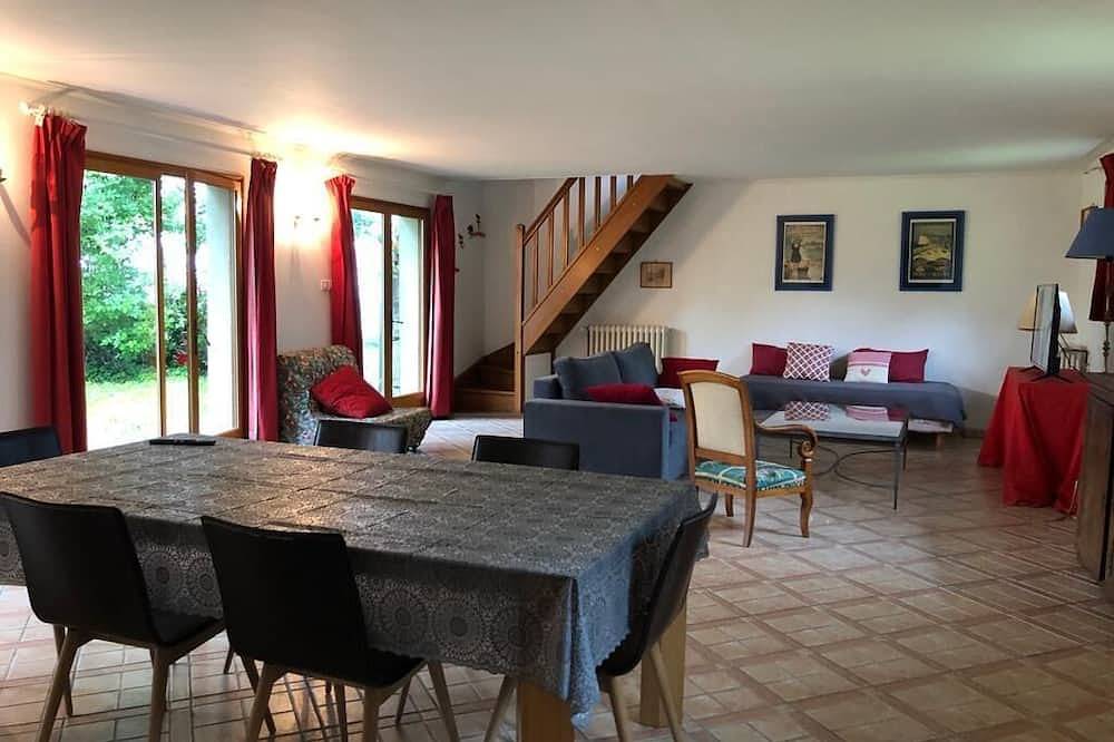 Gite \"le Clos aux Cerises\" - Manoir de Beaumont in Eu, Dieppe region