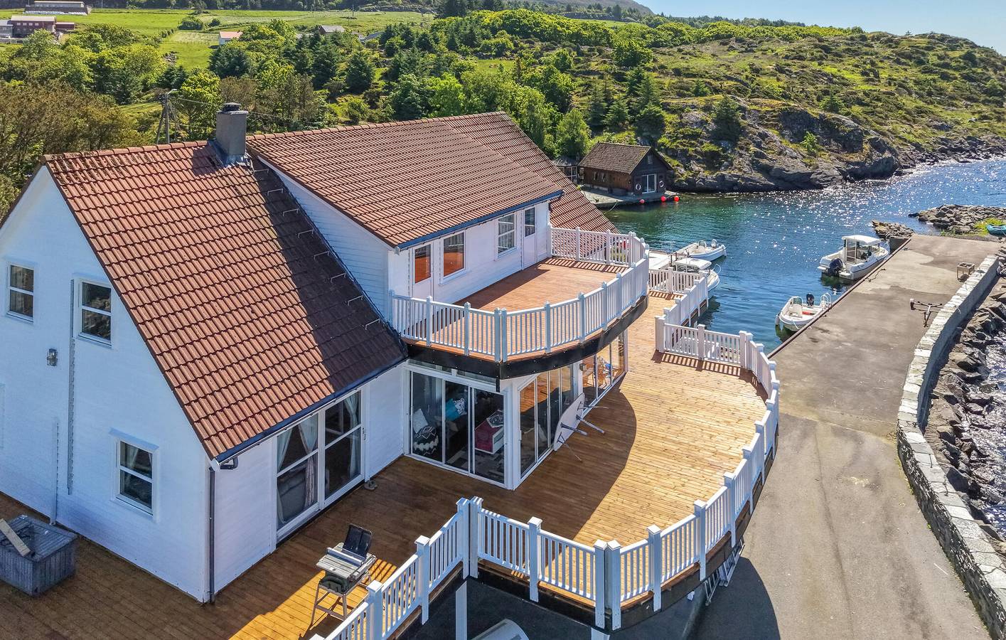 Ferienhaus für 16 Personen mit Sauna in Bokn