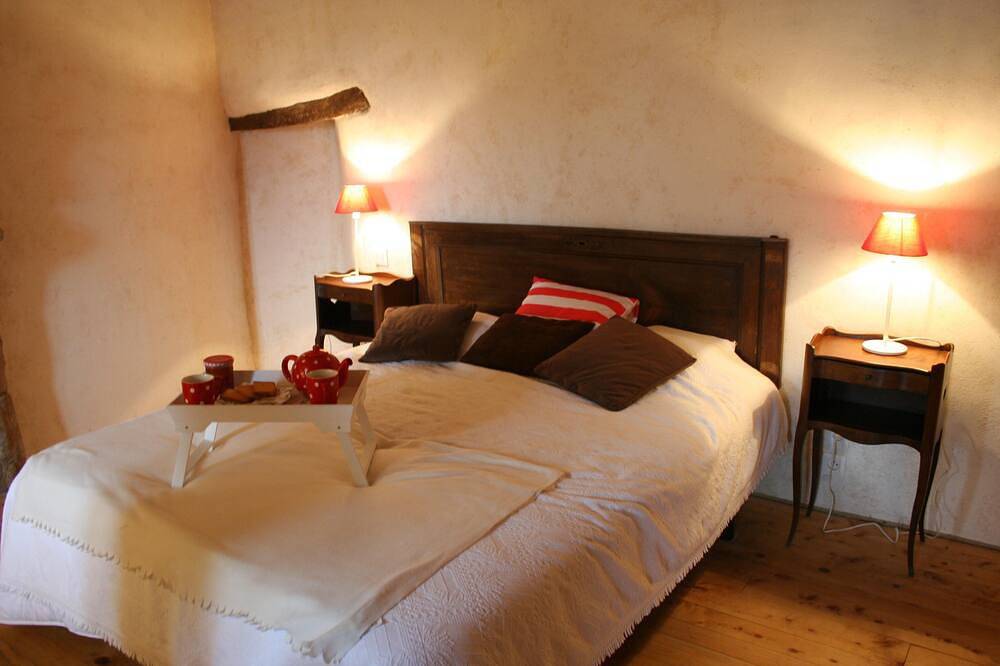 Capucine, maison en pierre pour 4 personnes à Callac de Bretagne in Callac, Région de Guingamp