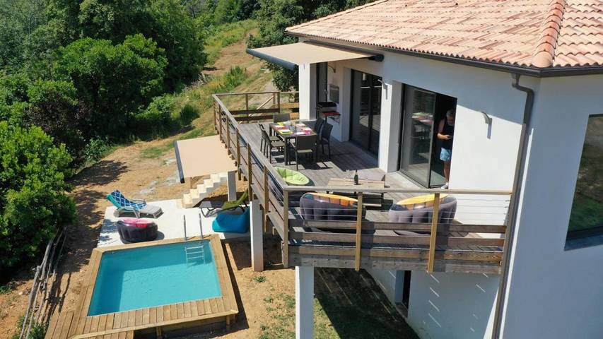 Location de vacances pour 7 personnes, avec jardin ainsi que piscine et vue à Taglio-Isolaccio - 4