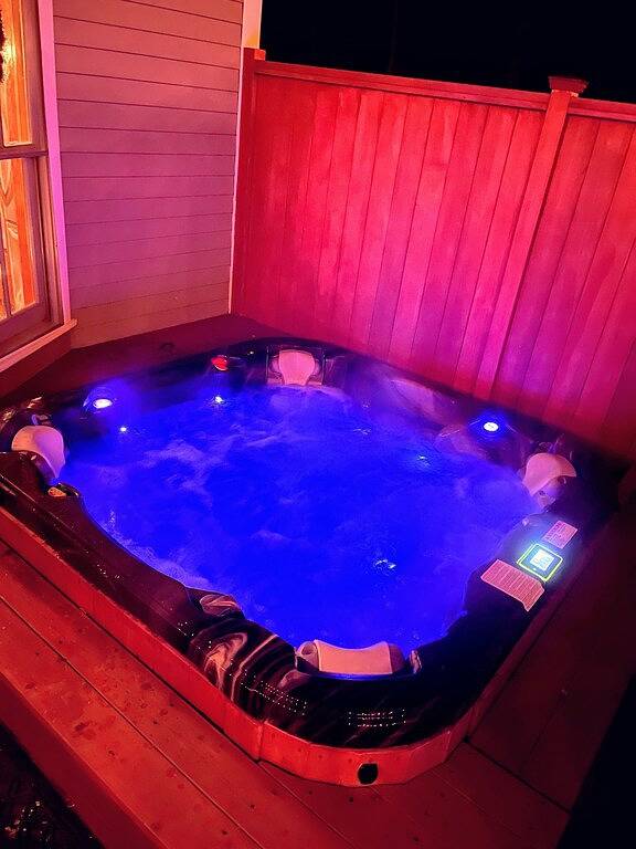 Bezauberndes Zuhause, nur wenige Augenblicke vom Private Beach entfernt. Historische Gerrish Insel. in Kittery, York County