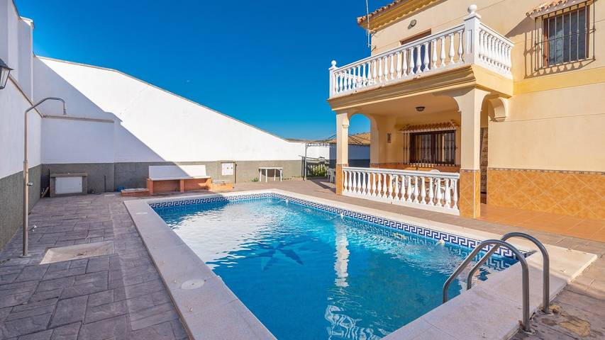 Location de vacances pour 10 personnes, avec Balcon/Terrasse et Piscine à Casabermeja