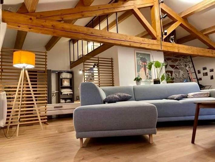 Gîte pour 4 personnes, avec Balcon et Terrasse ainsi que Jardin et Piscine à Ceilhes-et-Rocozels
