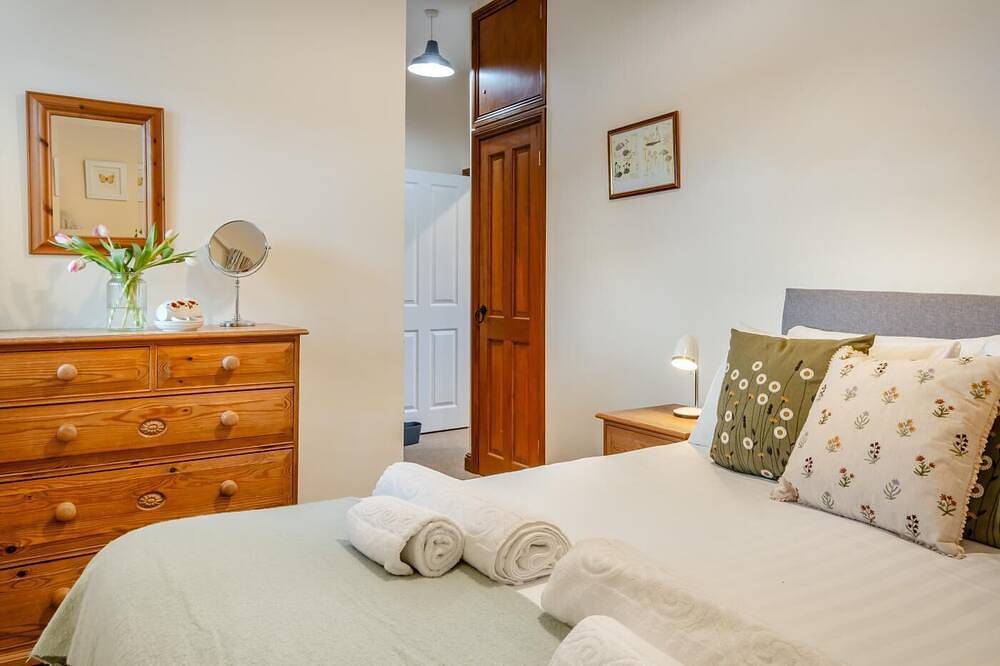 3 Bed in Whitwell (oc-h33498) in Niton and Whitwell, Isle of Wight