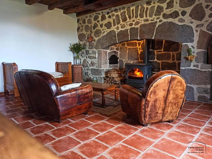 Location de vacances pour 10 personnes, avec jardin et vue, adapté aux familles à Saint-Martin-Valmeroux