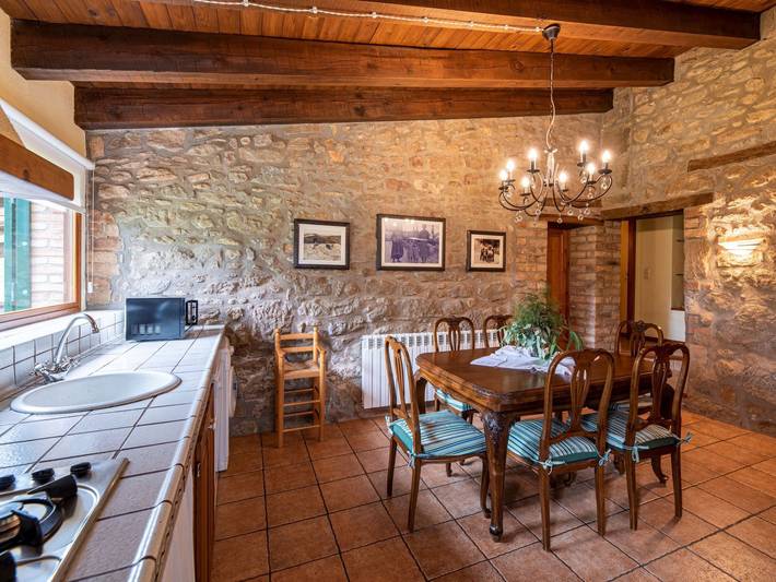 Casa rural para 6 personas, con piscina y jardín en Solsonés - 4