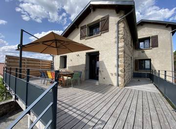 Gîte pour 12 personnes, avec terrasse à Aurec-sur-Loire