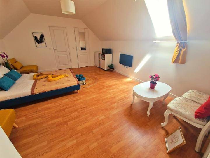 Deluxe Room (2 Adults + 1 Child) in Boissy-le-Châtel, Seine-et-Marne