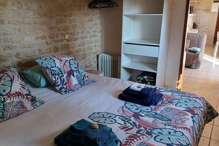 Location de vacances pour 4 personnes, animaux acceptés à Saint-Martin-de-Juillers - 3