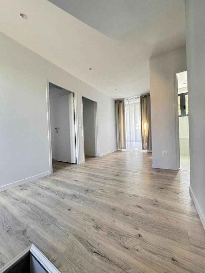 Three-Bedroom House in Longjumeau, Essonne
