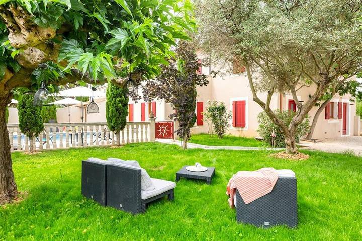Location de vacances pour 9 personnes, avec Balcon et Terrasse ainsi que Jardin et Piscine à Manduel - 2
