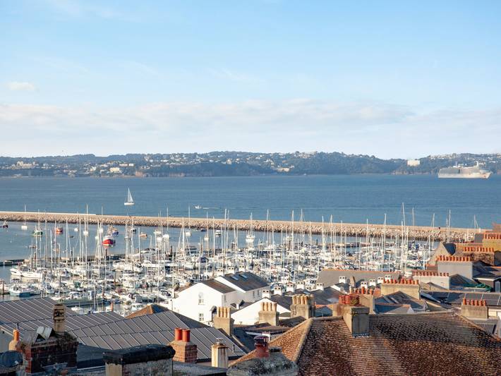 Holiday home for 4 people, with garden, with pets in Brixham
