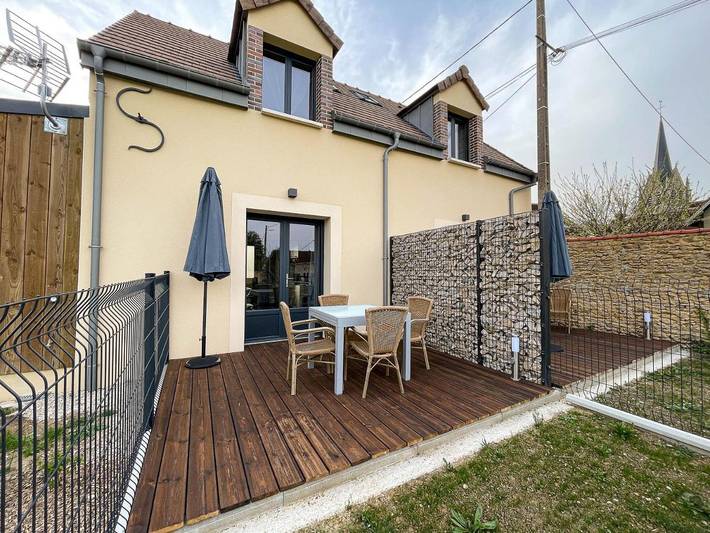 Location de vacances pour 4 personnes, avec vue et jardin à Flogny-la-Chapelle - 4